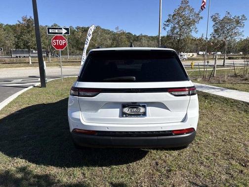 2024 Jeep Grand Cherokee Laredo