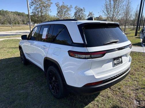 2024 Jeep Grand Cherokee Laredo