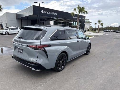 2024 Toyota Sienna XSE 7 Passenger
