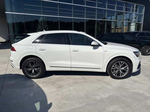 2023 Audi Q8 55 Premium Plus