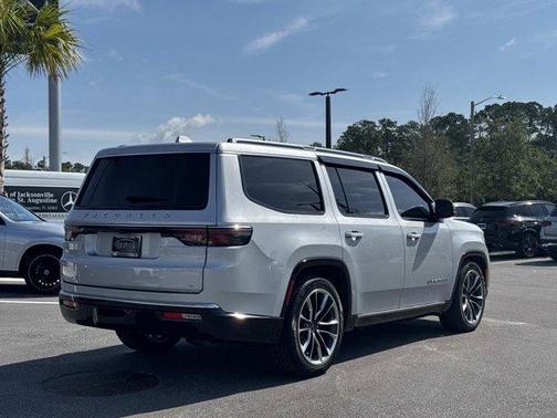 Silver Zynith 2023 Jeep Wagoneer Series III