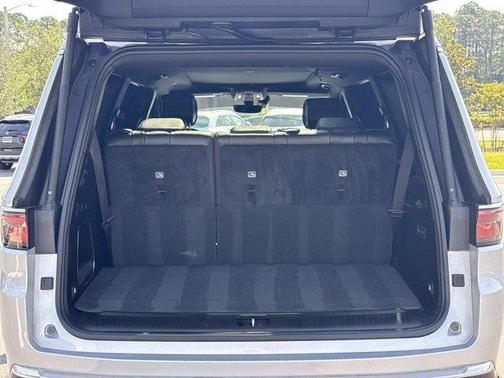 Silver Zynith 2023 Jeep Wagoneer Series III