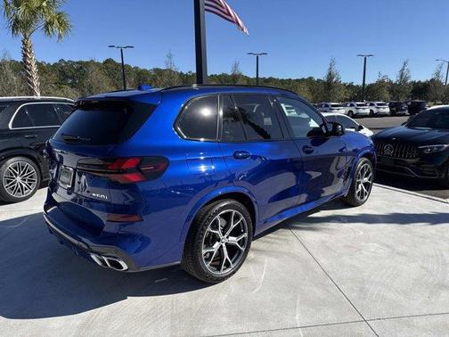 2025 BMW X5 M60i