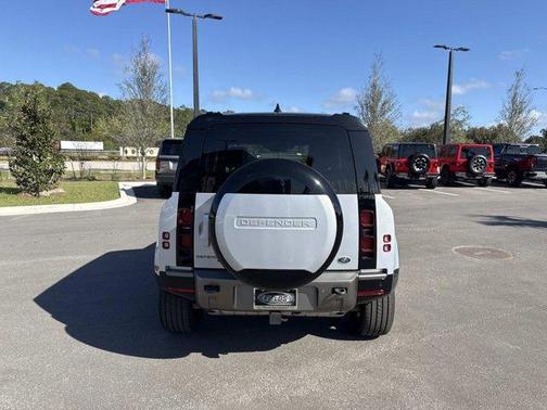 2023 Land Rover Defender 90 X-Dynamic SE