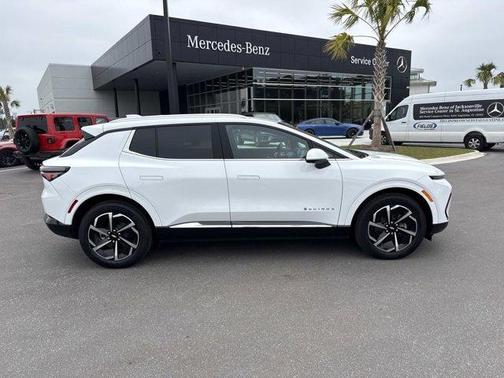 Summit White 2025 Chevrolet Equinox EV LT