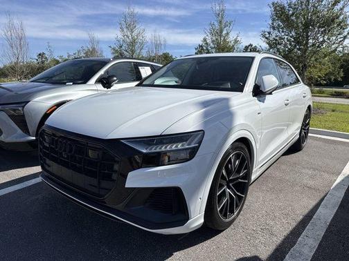 Glacier White Metallic 2023 Audi Q8 55 Prestige