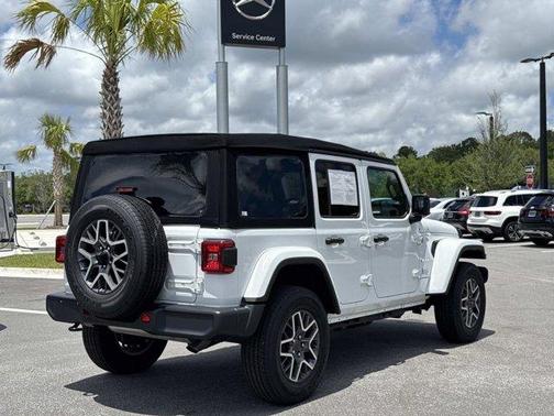 Bright White Clearcoat 2024 Jeep Wrangler Sahara