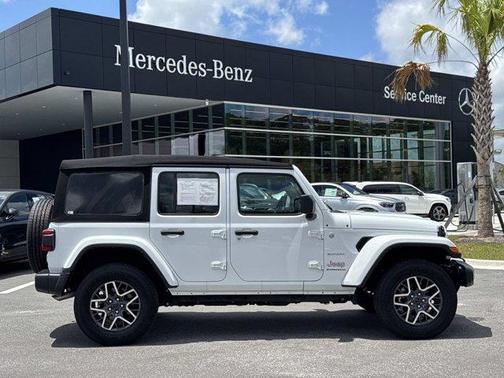 Bright White Clearcoat 2024 Jeep Wrangler Sahara