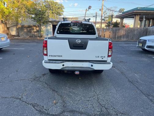 2008 Nissan Frontier LE Crew Cab