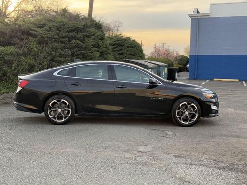Black 2023 Chevrolet Malibu FWD 1LT