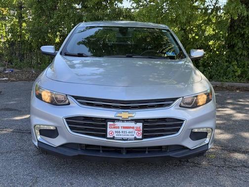 Silver 2018 Chevrolet Malibu LT