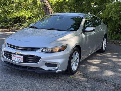 Silver 2018 Chevrolet Malibu LT