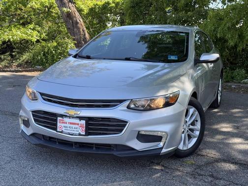 Silver 2018 Chevrolet Malibu LT