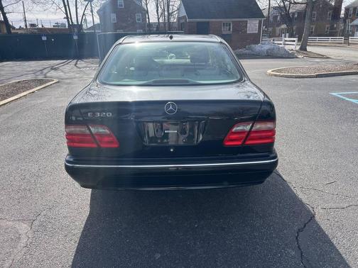2001 Mercedes-Benz E-Class E 320 4dr Sedan