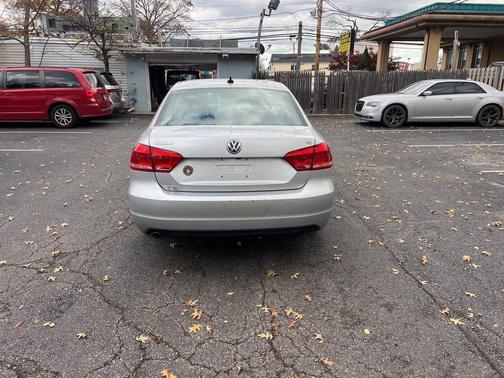 2014 Volkswagen Passat 2.5L SE