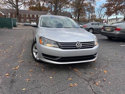 2014 Volkswagen Passat 2.5L SE