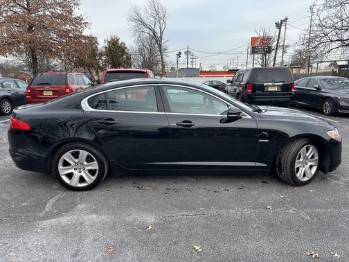2011 Jaguar XF R