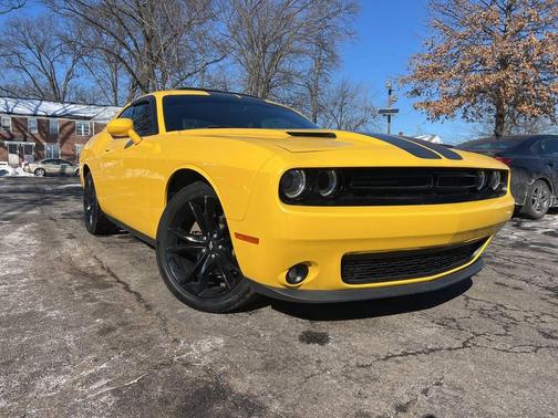 2017 Dodge Challenger SXT