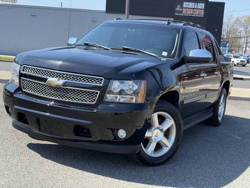 Black 2007 Chevrolet Avalanche 1500 LTZ