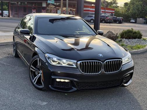 Black 2017 BMW 750 I