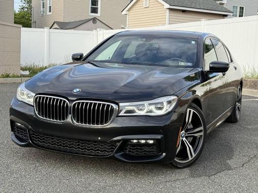 Black 2017 BMW 750 I