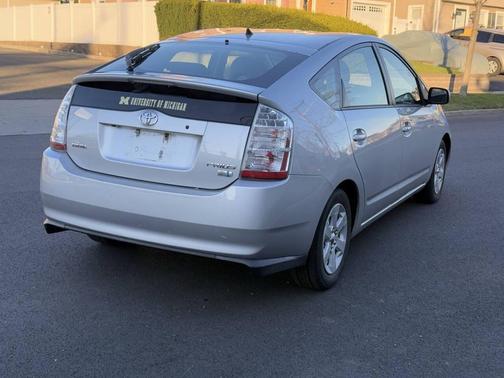 Silver 2007 Toyota Prius Touring