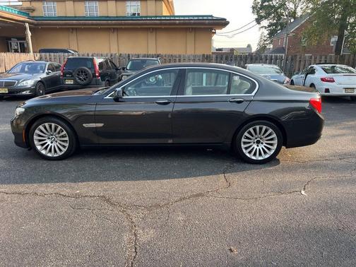 2010 BMW 750 I