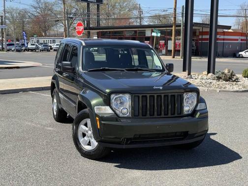 Green 2011 Jeep Liberty Sport