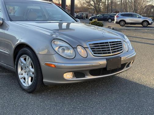 2004 Mercedes-Benz E-Class E 320 4dr Sedan