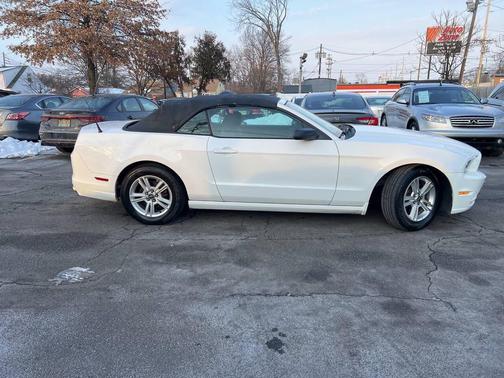 2013 Ford Mustang V6