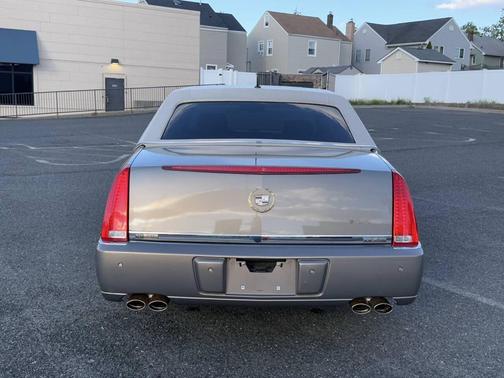 Brown 2006 Cadillac DTS Luxury