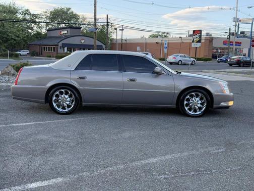 Brown 2006 Cadillac DTS Luxury
