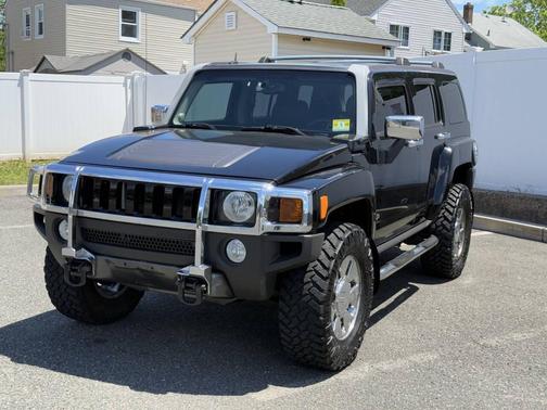 Black 2007 Hummer H3 Base