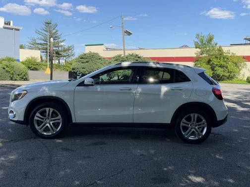 White 2018 Mercedes-Benz GLA 250 4MATIC