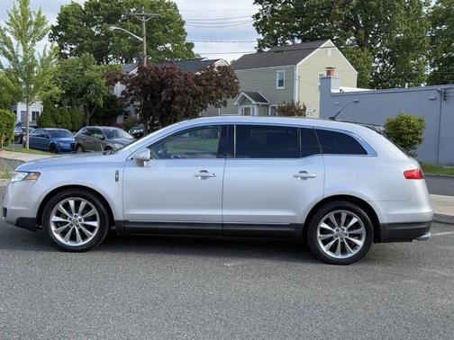 Ingot Silver Metallic 2012 Lincoln MKT EcoBoost