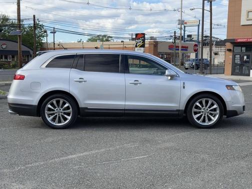 Ingot Silver Metallic 2012 Lincoln MKT EcoBoost