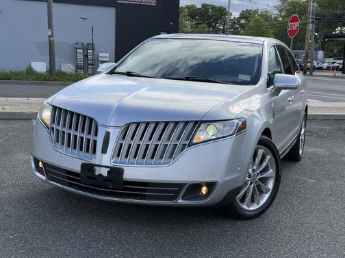 Ingot Silver Metallic 2012 Lincoln MKT EcoBoost