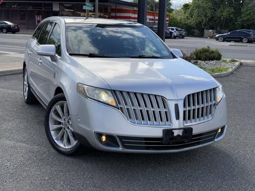 Ingot Silver Metallic 2012 Lincoln MKT EcoBoost