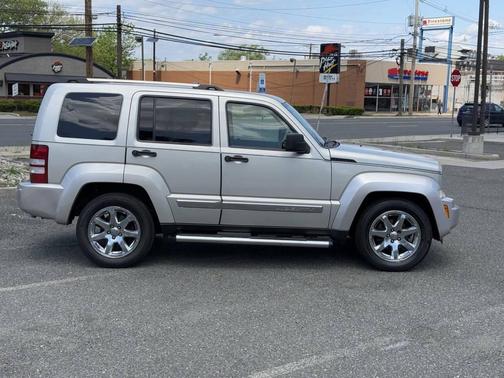 Silver 2008 Jeep Liberty Limited Edition
