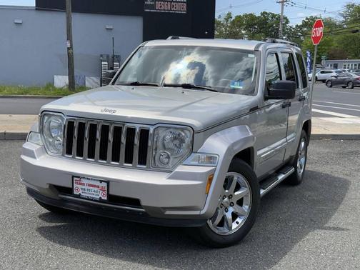 Silver 2008 Jeep Liberty Limited Edition
