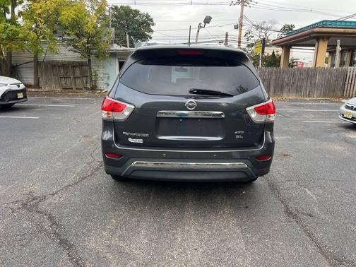 2013 Nissan Pathfinder SL