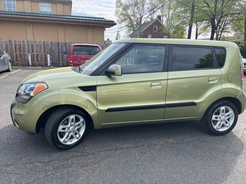 2010 Kia Soul +