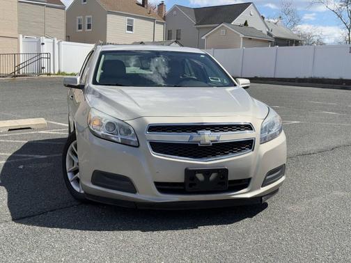 Gold 2013 Chevrolet Malibu 1LT