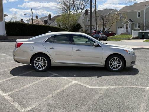 Gold 2013 Chevrolet Malibu 1LT