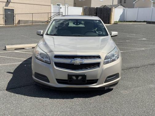 Gold 2013 Chevrolet Malibu 1LT