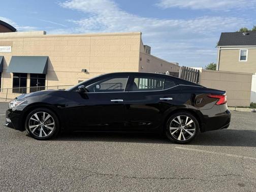 Black 2017 Nissan Maxima 3.5 S