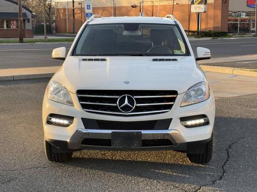 White 2013 Mercedes-Benz M-Class 4MATIC