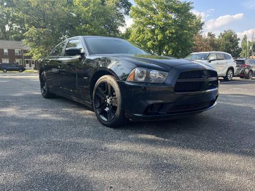 Black 2011 Dodge Charger R/T