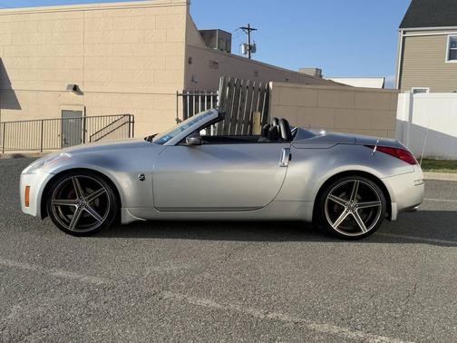Silver 2005 Nissan 350Z Grand Touring
