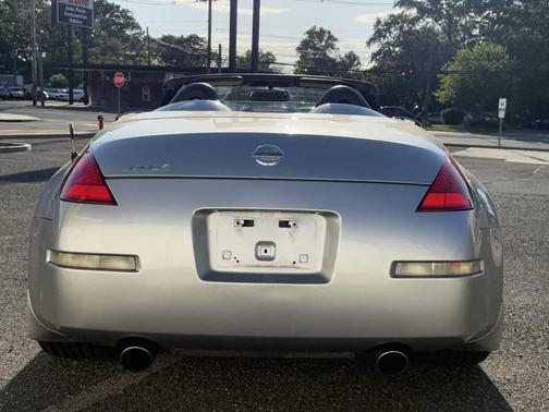 Silver 2005 Nissan 350Z Grand Touring